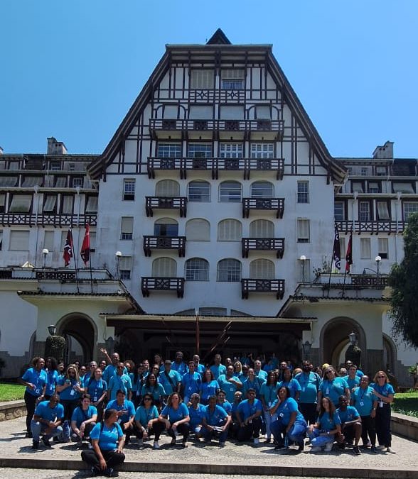 Estudantes da EJA Participam de Atividade de Campo em Petrópolis