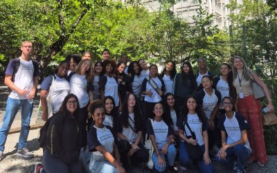 Estudantes da 3ª série participam do Conecta RI, na UERJ