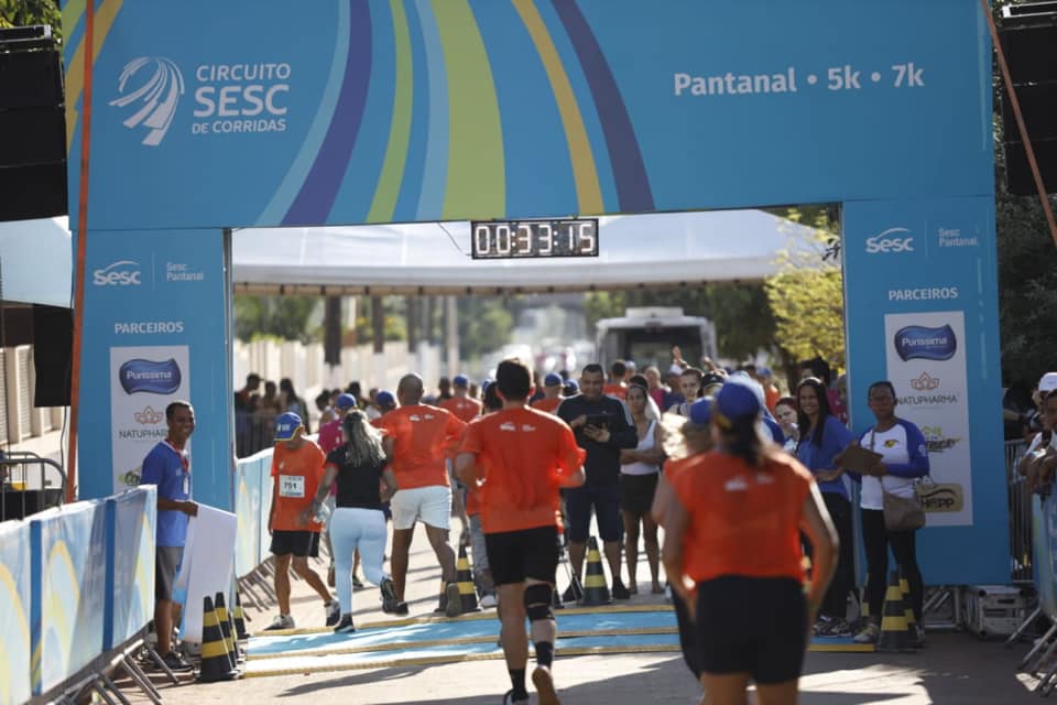 Aos 78 anos, aposentado supera derrame e encontra alegria na corrida