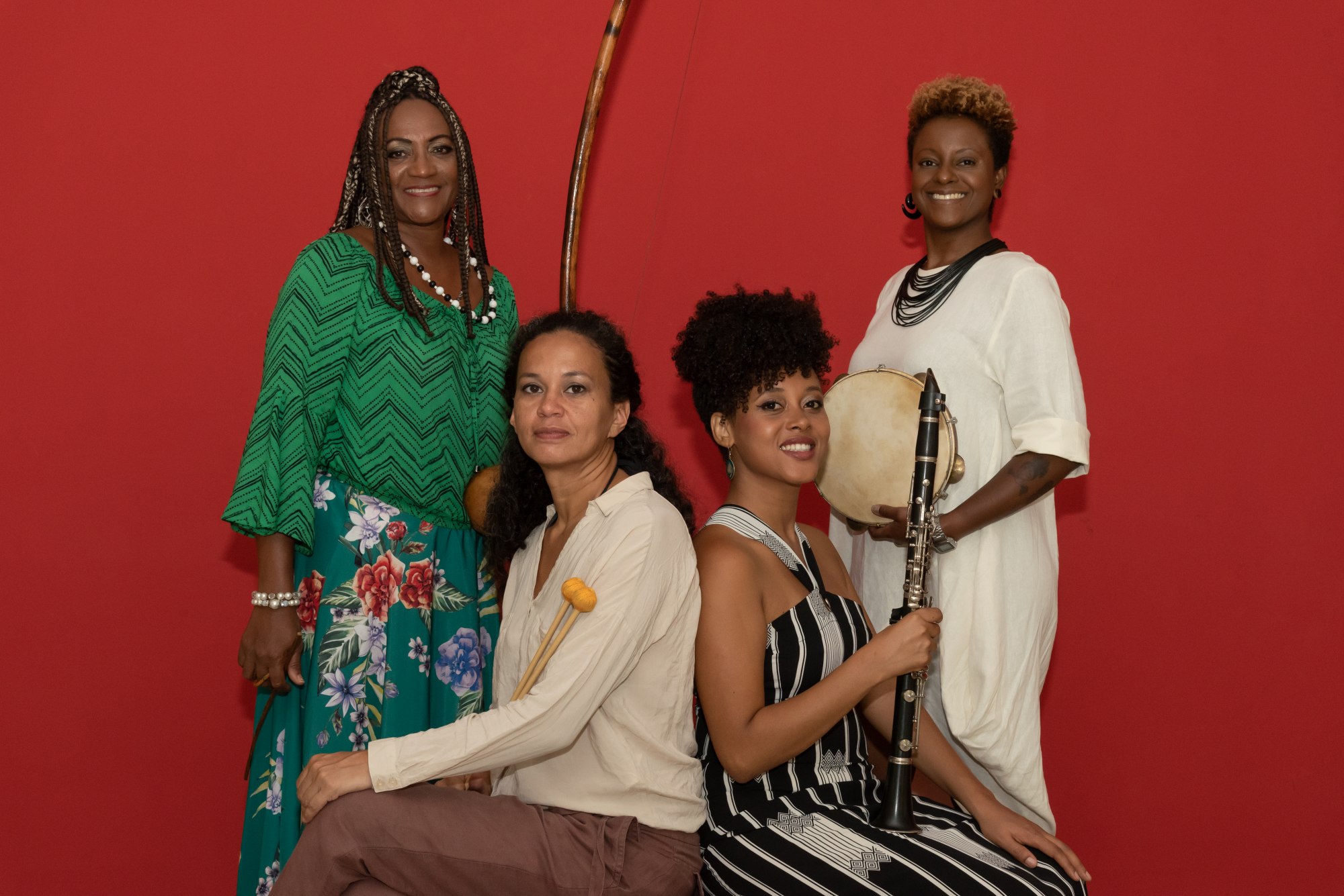 Líricas Negras traz quatro vozes e percussão a Poconé em apresentação gratuita