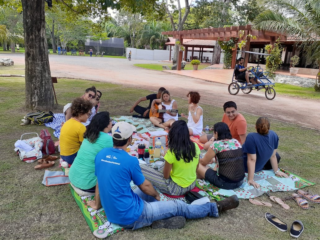 Show de samba e bossa nova, oficina de argila e passeio a cavalo são atrações gratuitas do Sábado no Parque