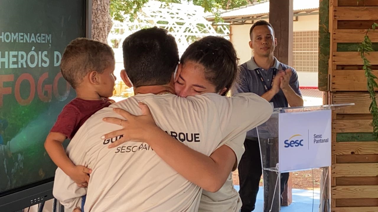 Combatentes dos incêndios no Pantanal relembram dias difíceis e se emocionam com homenagem de estudantes