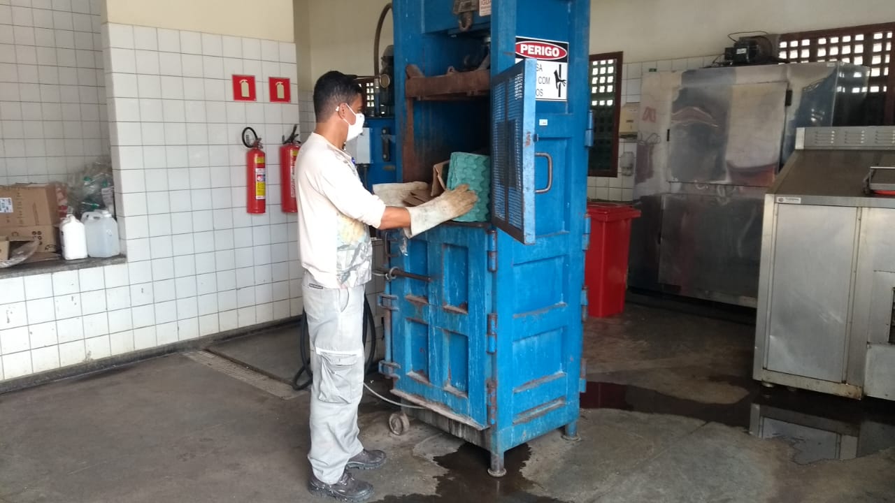 Sesc Pantanal destina 10 toneladas de resíduos recicláveis e gera renda para 25 famílias de Poconé