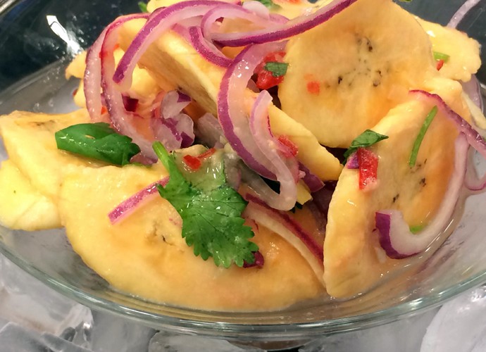 No Dia da Banana, chefe de cozinha ensina a fazer ceviche, vinagrete e a tradicional farofa