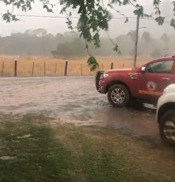 Fogo em Nobres é extinto após chuva neste domingo (26)