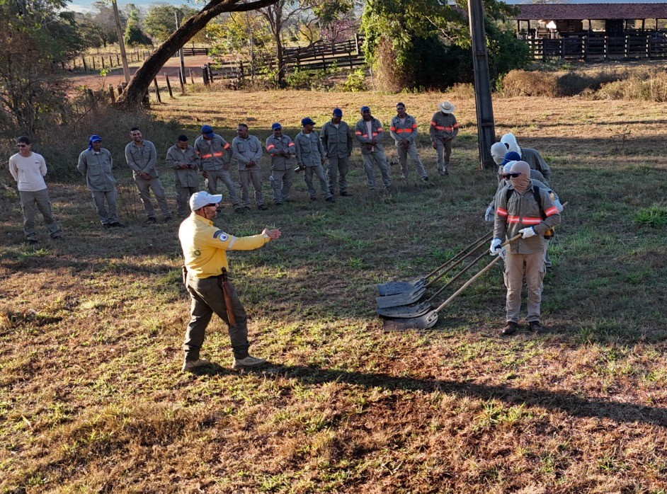 Sesc Pantanal e ICMBio capacitam brigadistas para atuação na temporada da seca