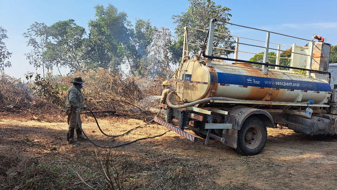 Brigada Sesc Pantanal combate focos de incêndios no Pantanal